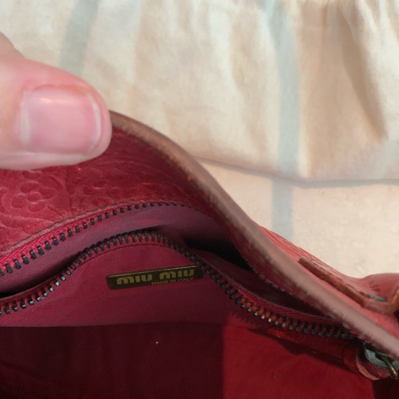 MIUMIU Fun Embossed Red Leather Purse - Picture 9 of 11